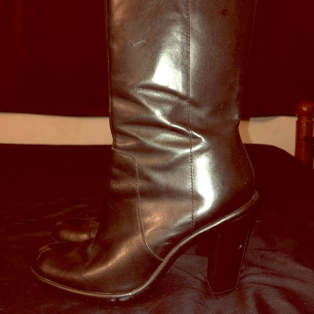Black Tommy Hilfiger boots red interior.
